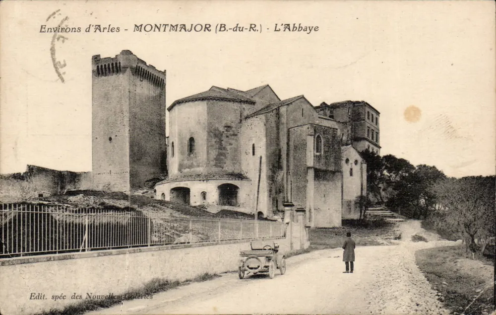 Environ d'Arles - MONTMAJOR (B.-du-R.) - L'Abbaye — éditeur spéc. des Nouvelles Galeries - Frente