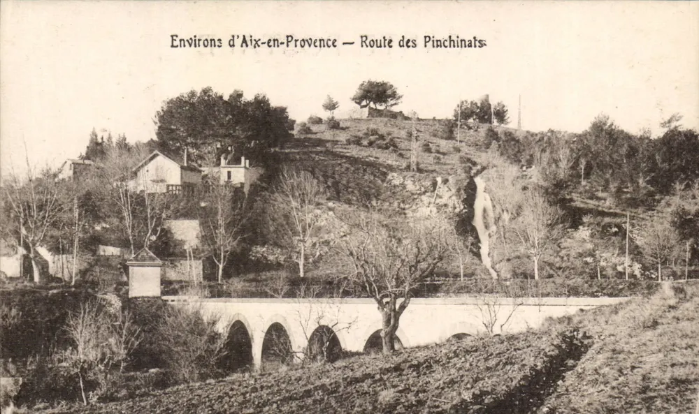 Um Aix-en-Provence — Route des Pinchinats — Bogenbrücke - Vorderseite