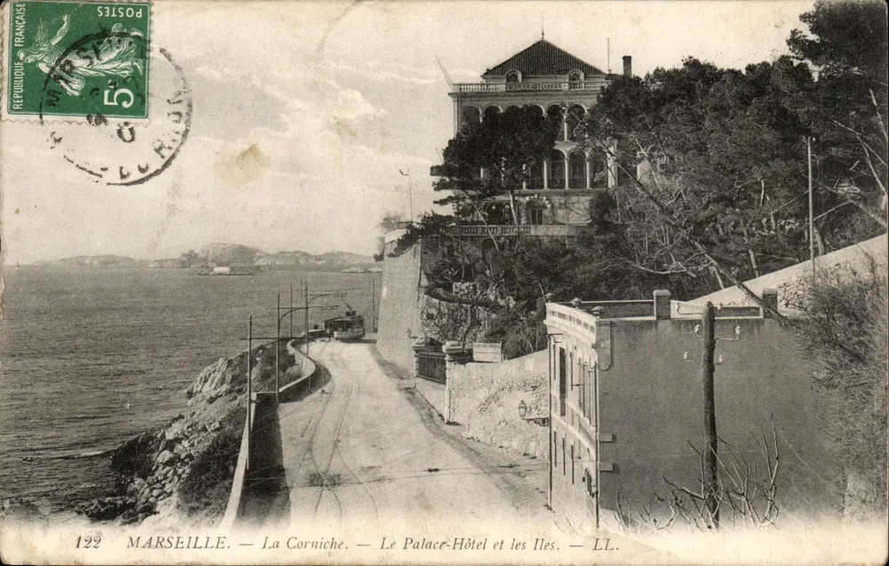 Marseille — La Corniche — Das Palace-Hôtel und die Inseln — LL. — N° 122 - Vorderseite