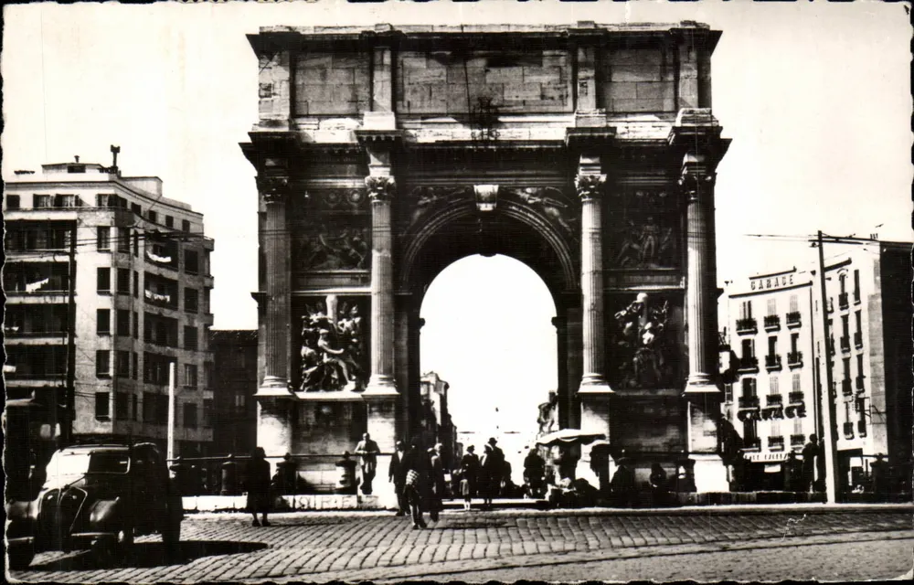 A Porta de Aix — Marselha — Éditions Gladry - Frente