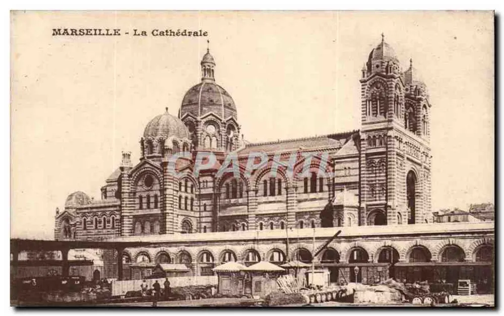 Marselha - A Catedral — vista do edifício com seu domo e torre, editor desconhecido - Frente