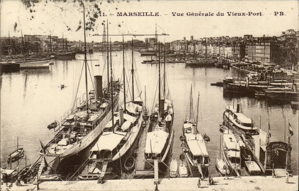 Marseille — Allgemeiner Blick auf den Vieux-Port — PB. - Vorderseite