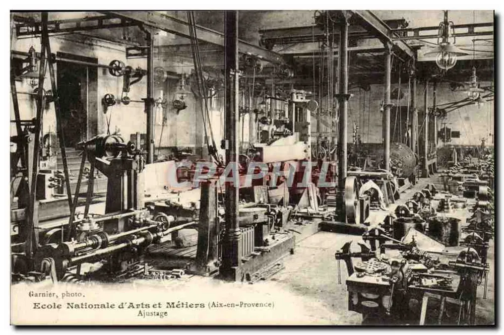 Atelier d'ajustage — École Nationale d'Arts et Métiers (Aix-en-Provence) — Garnier, photo. - Recto
