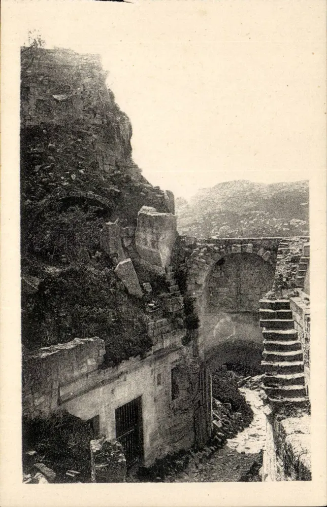 Les Baux (B.-du-Rh.) — Die Pforte von Eyguières des Wachkorps - Vorderseite
