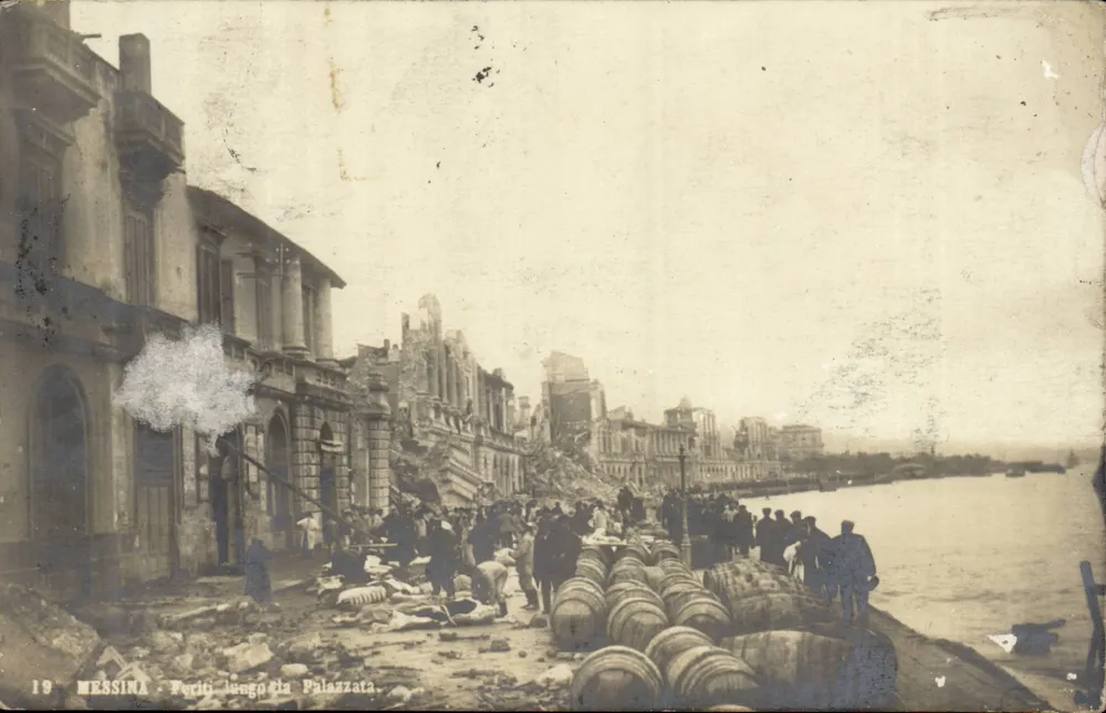 Messina — Details der Schäden nach dem Erdbeben von 1908 — Foto. Cay. Grifa - Catania, Nr. 19 - Vorderseite