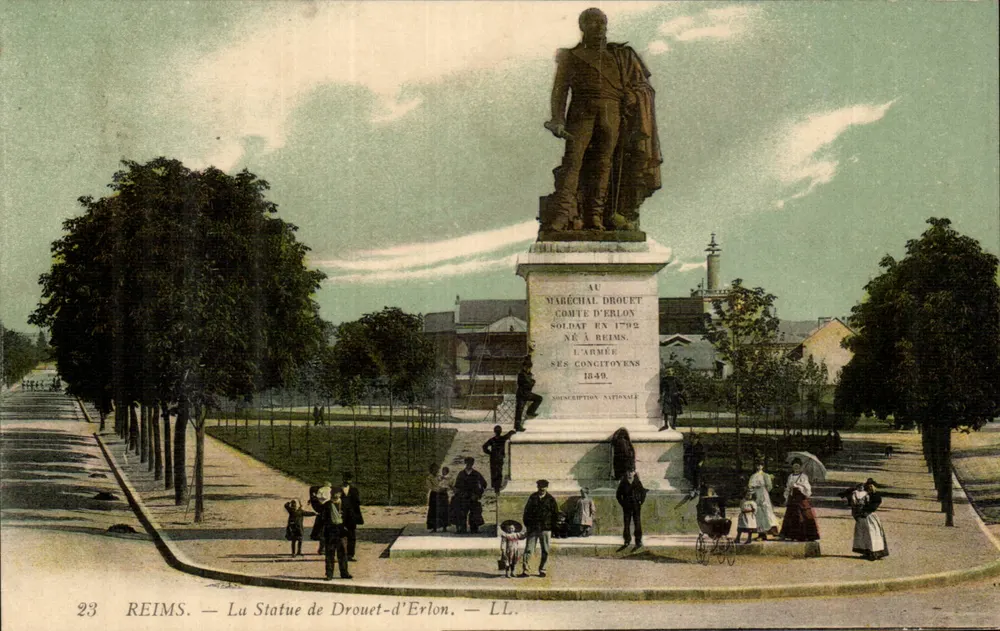Reims — A Estátua de Drouet-d'Erlon — LL. - Frente