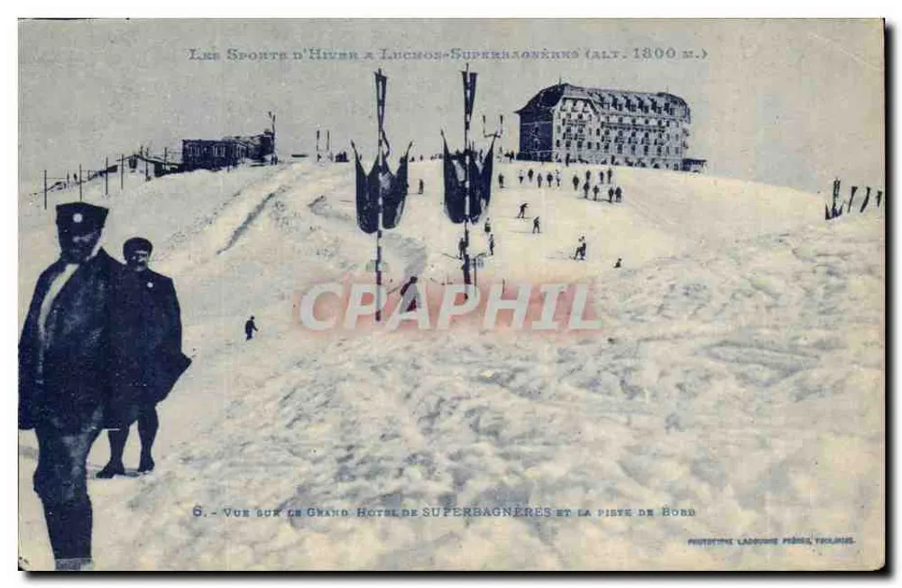 Aussicht auf das Grand Hotel de Superbagnères und den Trail von Bord — Winter-Sport in Luchon-Superbagnères (Höhe 1800 m.) - Vorderseite