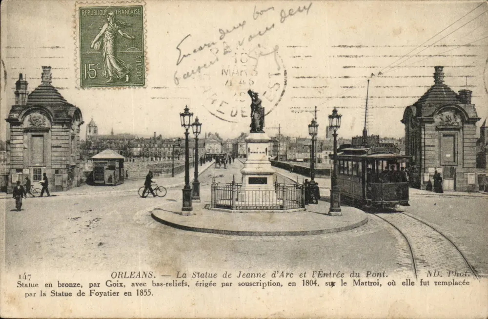 Orléans — Die Statue der Jeanne d'Arc und der Eingang zur Brücke — ND. Fot. - Vorderseite