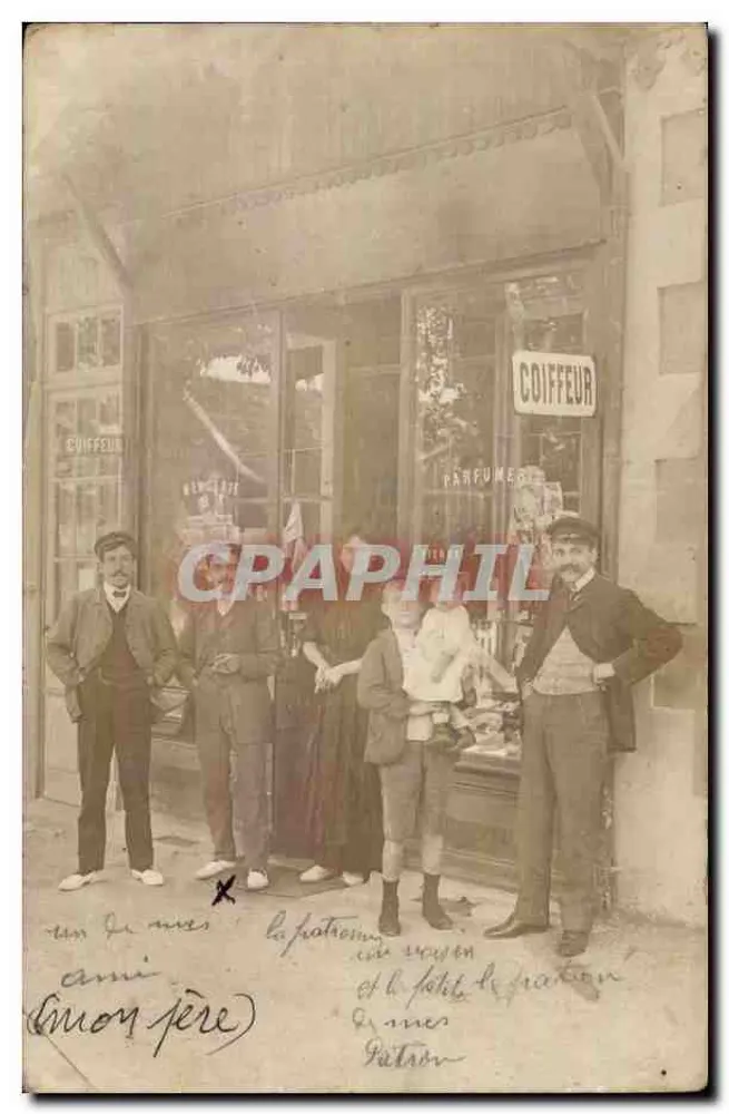 Gruppe vor einem Friseur-Parfümerie-Geschäft — Verlag Guillainin, Paris, Seriennummer nicht sichtbar - Vorderseite