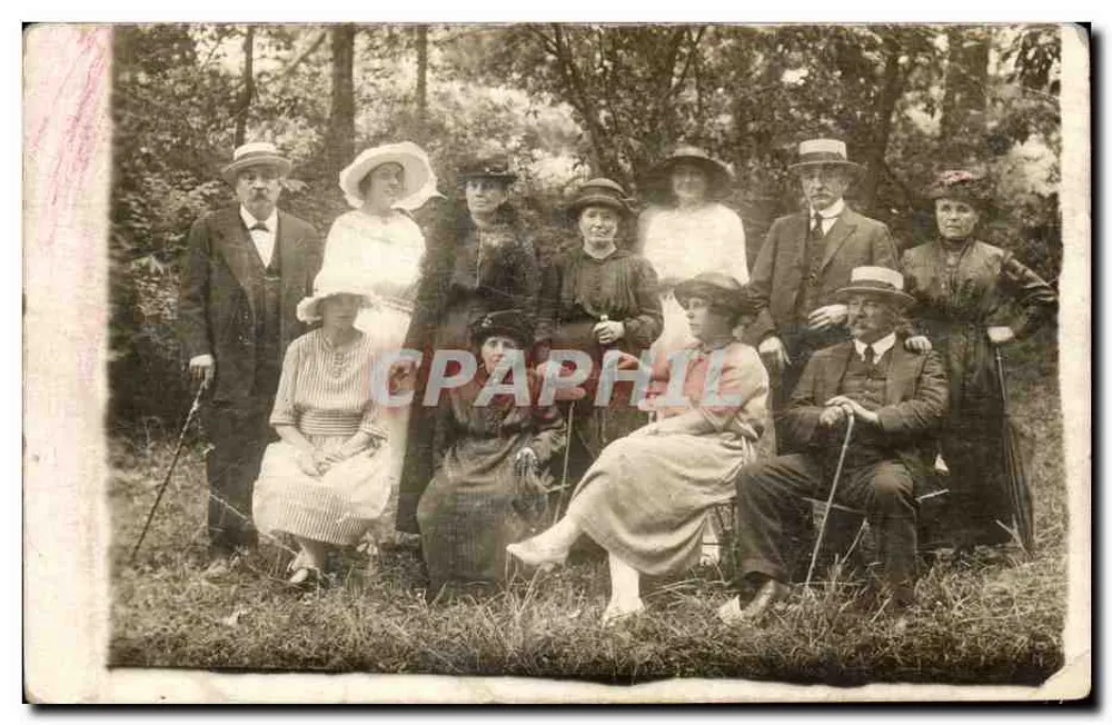 Gruppe von Personen im Wald — Antike Fotografie — Verlag und Nummer nicht sichtbar - Vorderseite
