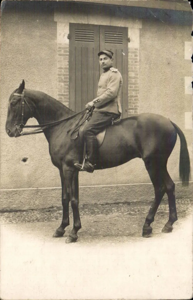 Soldado a cavalo — Editor: Carta Postal — Número de série: 103 - Frente