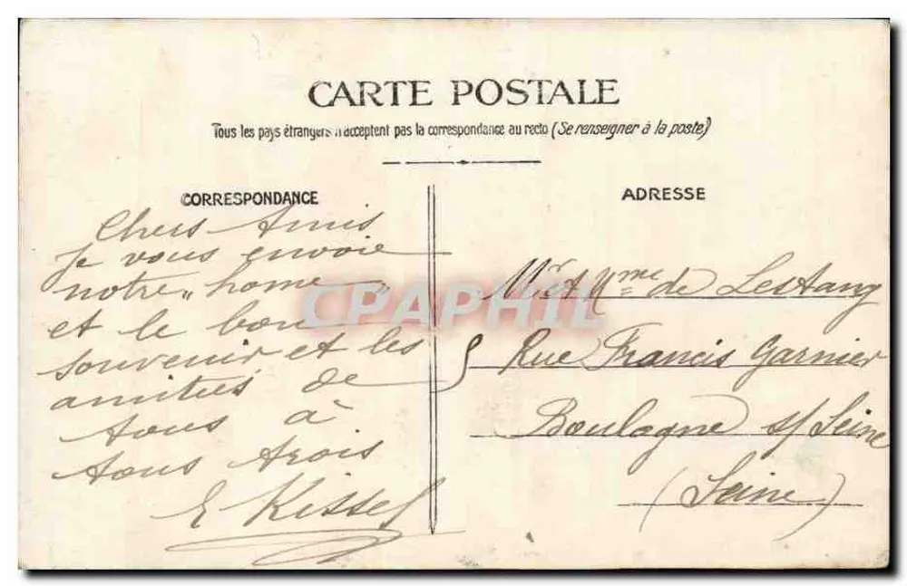 Casa de pedra com varanda — duas pessoas na varanda — editor não visível - Verso