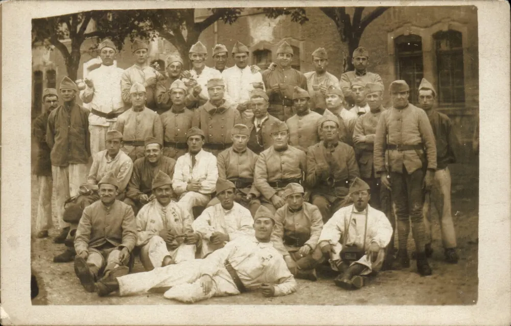 Gruppe von Soldaten — Zeitraum 1910-1920 — unbekannter Verleger - Vorderseite