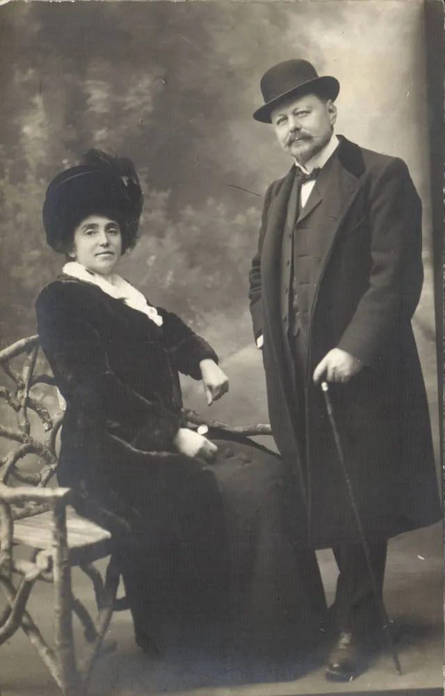 Portret pary — wydawca F. Borel, 74 Rue Grand Rue, Paryż - Awers
