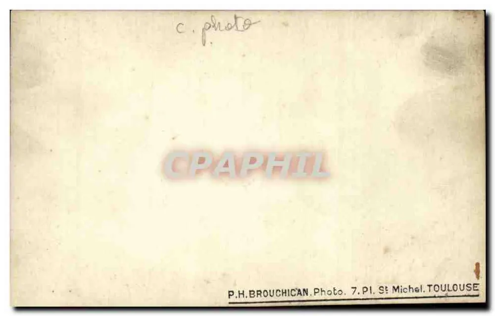 Nacktes Baby auf Kissen — Studiofotografie — P.H. Brouchican, 7 PI St Michel, Toulouse - Rückseite