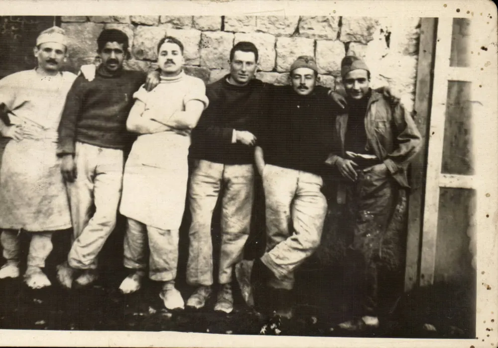 Gruppe von Soldaten — Militärphoto — unbekannter Verlag - Vorderseite