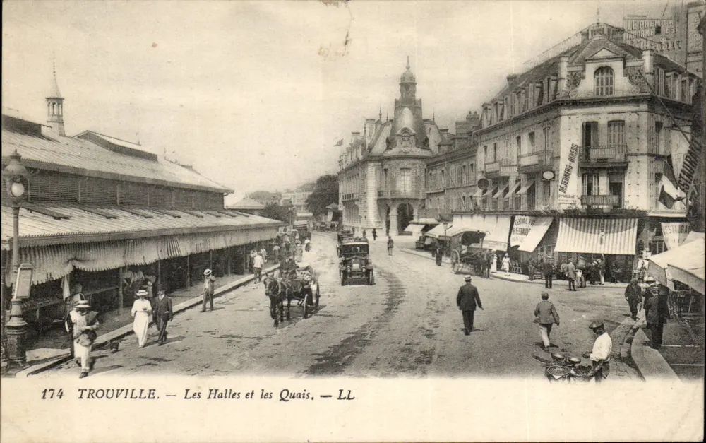 Trouville — Les Halles et les Quais — LL - Frente
