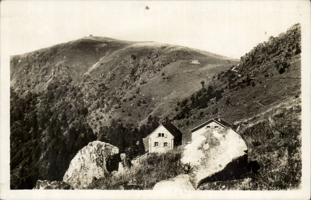 Hohneck — vista panorâmica com chalés — Félix LUBB, Strasbourg - Frente