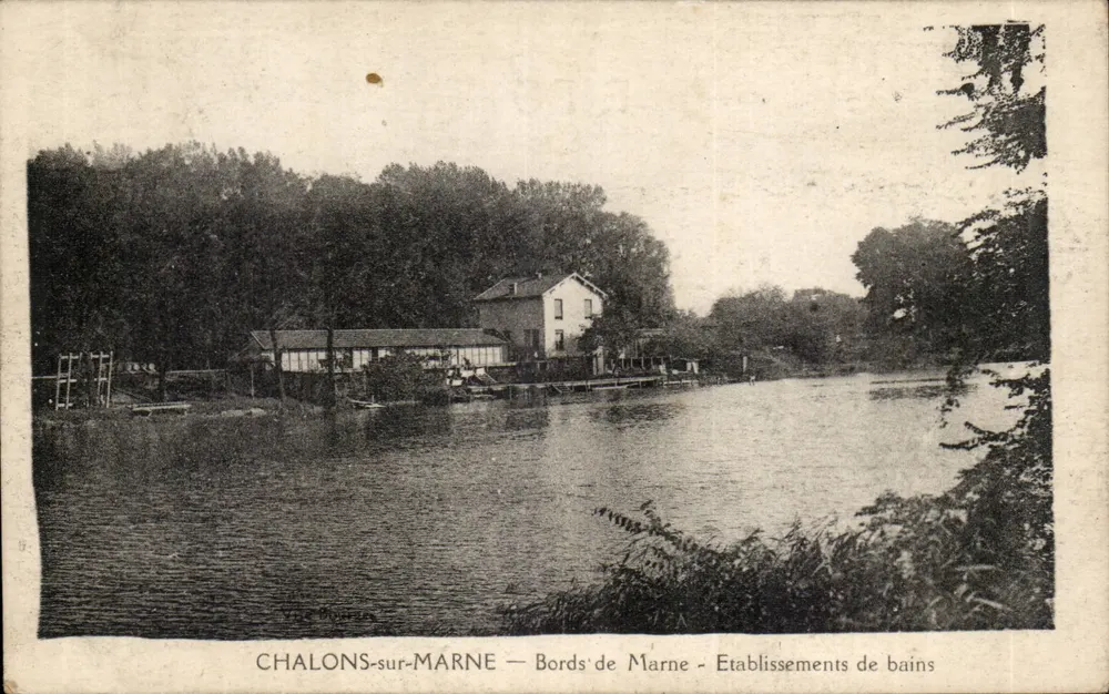 Chalons-sur-Marne — Ufer der Marne — Badeeinrichtungen - Vorderseite