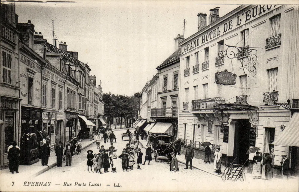 Épernay — Rue Porlée Lucas — Grand Hôtel de l'Europe - Frente