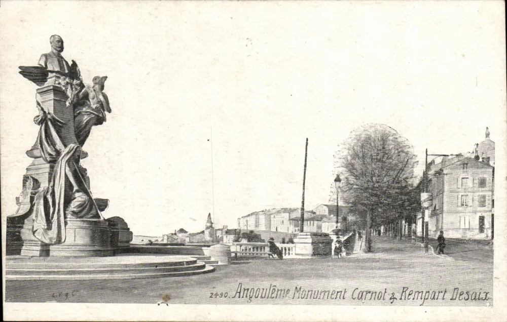 Angoulême - Monument Carnot & Muralha Desaix — Muralha Desaix, editor L.V.G.C., n° 2490 - Frente