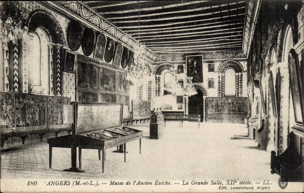 Angers (M.-et-L.) — Musée de l'Ancien Évêché — La Grande Salle, 12. Jahrhundert — Édit. Lemarochand, Angers - Vorderseite
