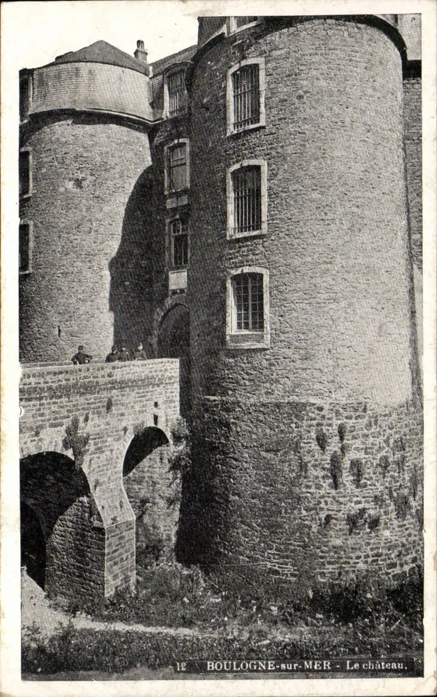 Boulogne-sur-Mer — O castelo — editor não identificado, n° de série 12 - Frente