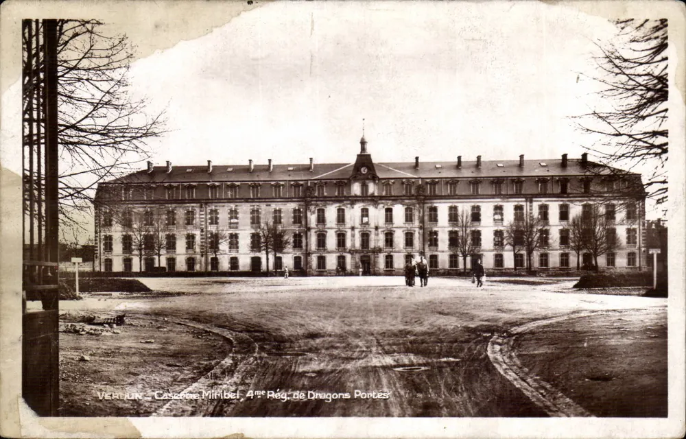 Verdun - Kasernen Miribel - 4. Pontes-Dragoner-Regiment - Vorderseite