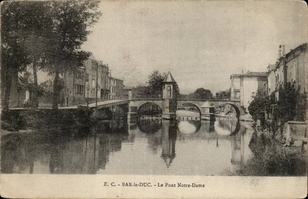 Bar-le-Duc - O Pont Notre-Dame — E. C. - número de série não visível - Frente