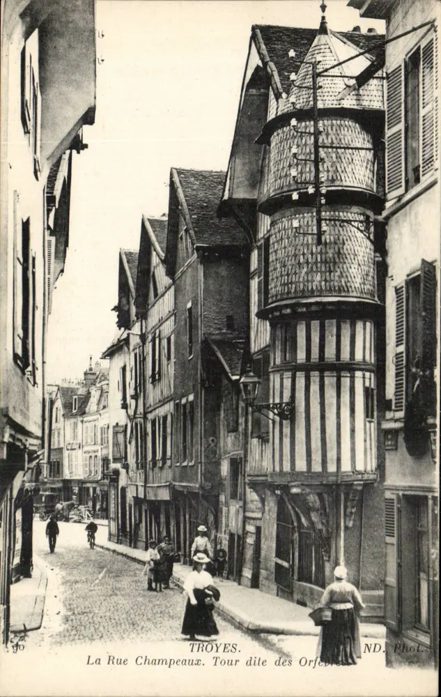 Troyes — Rue Champeaux und die Turm genannt der Goldschmiede — ND. Phot. - Vorderseite