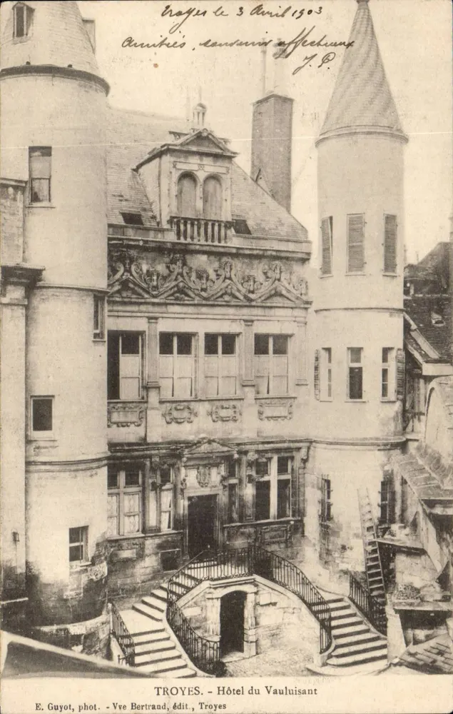 Troyes - Hotel du Vauluisant — E. Guyot, fotografia - Vve Bertrand, editora Troyes - Frente