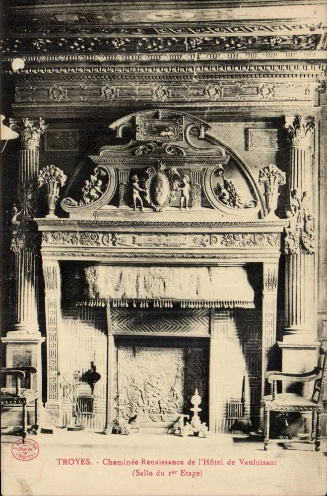 Troyes - Renaissance-Kamin im Hotel de Vauluisant (Erste-Etage-Zimmer) — Photo des Troyes - Vorderseite