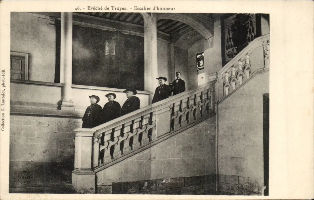 Bischofssitz Troyes — Ehrenstiege — Sammlung G. Lanzelot, Foto-Verlag - Vorderseite