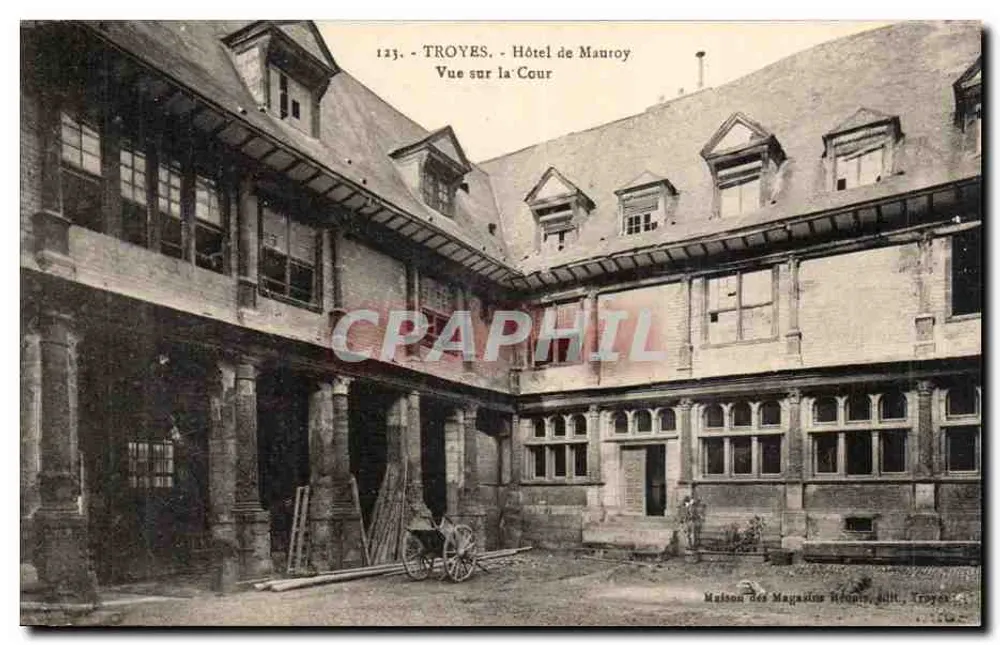 Troyes - Hôtel de Mauroy - Ansicht der Cour - Vorderseite