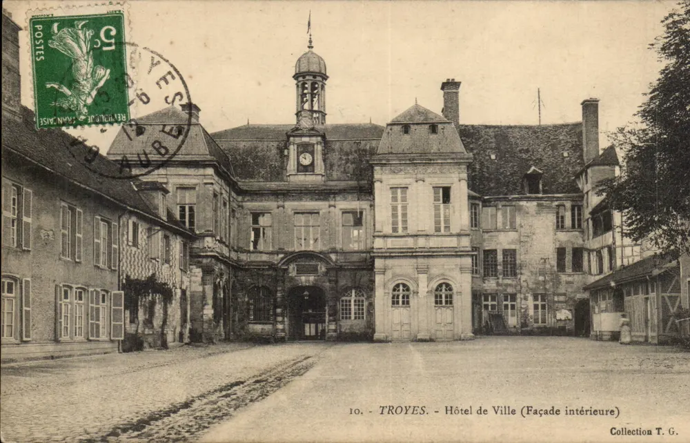 Troyes - Hotel de Ville (Fachada interior) — Colección T. G. - Anverso