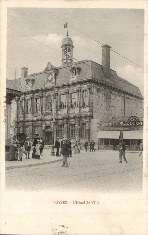 Troyes - Das Rathaus — mit der Fassade der Konfiseriefabrik G. Coquere - Vorderseite