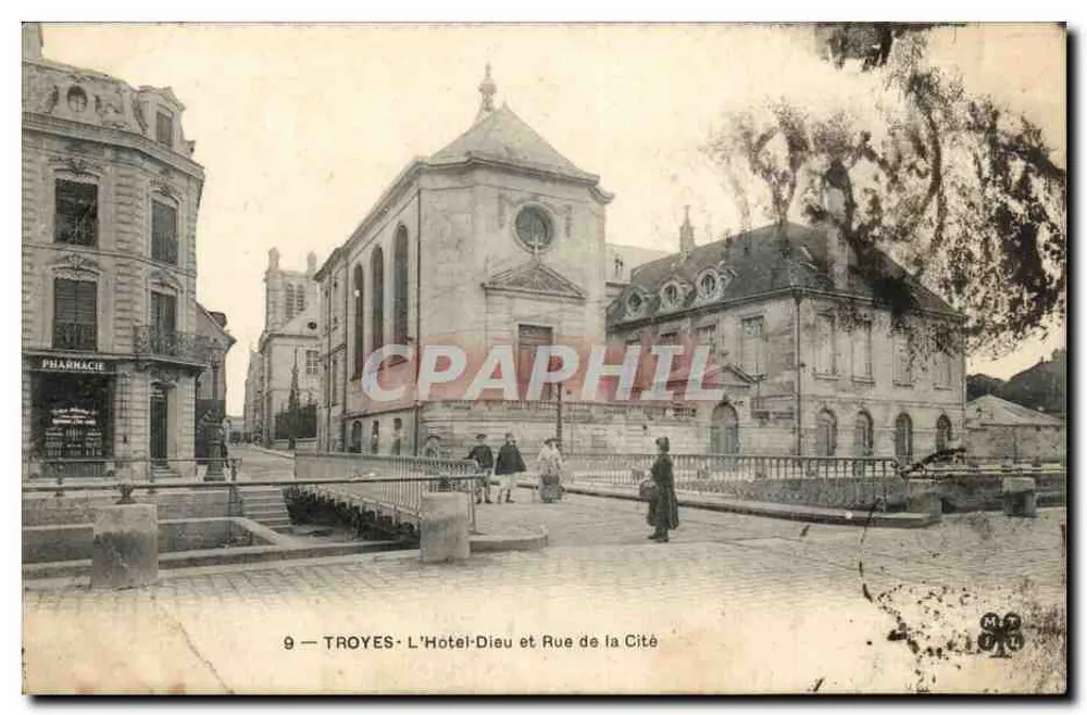 Troyes — Das Hotel-Dieu und Rue de la Cité — unbekannter Verlag, Nr. 9 - Vorderseite