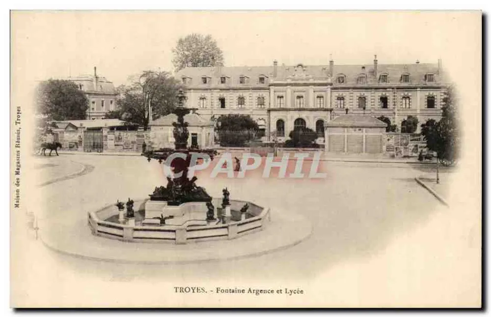Troyes - Fontaine Argence und Lycée — Maison des Magasins Rulunia, Troyes - Vorderseite