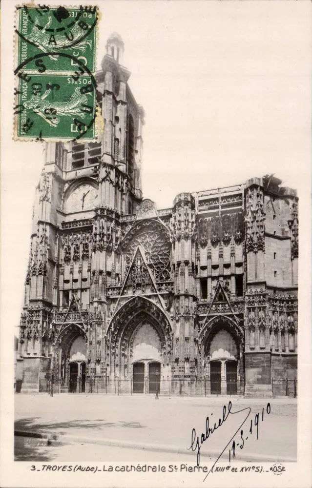 Troyes (Aube) — A Catedral de São Pedro (séculos XIII e XVI) — Gabriel & Rose - Frente