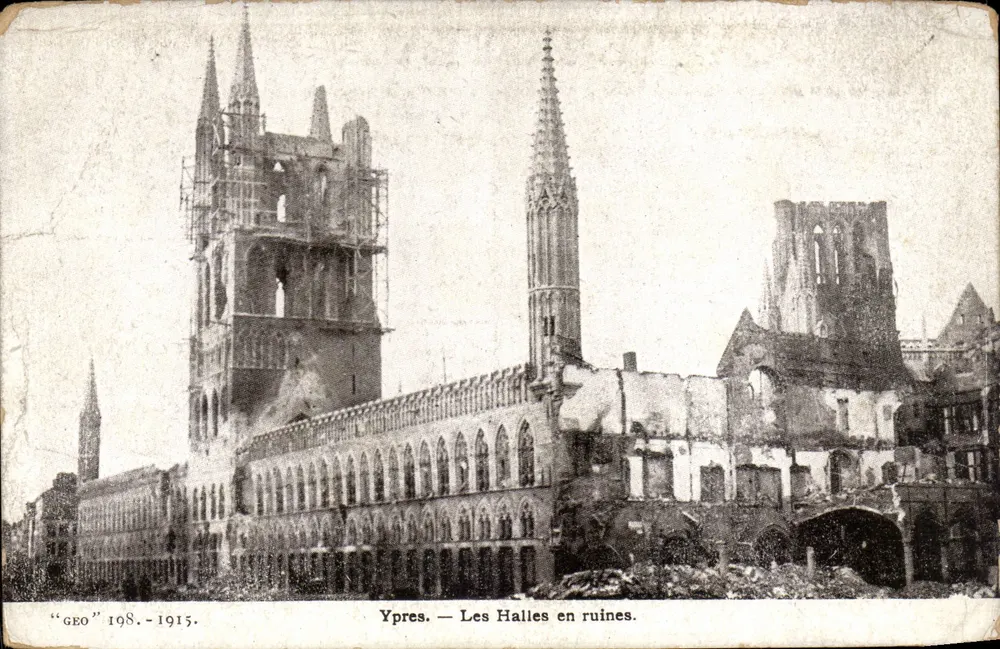 Ypres — Die Ruinen von Les Halles — "GEO" 198. - 1915. - Vorderseite