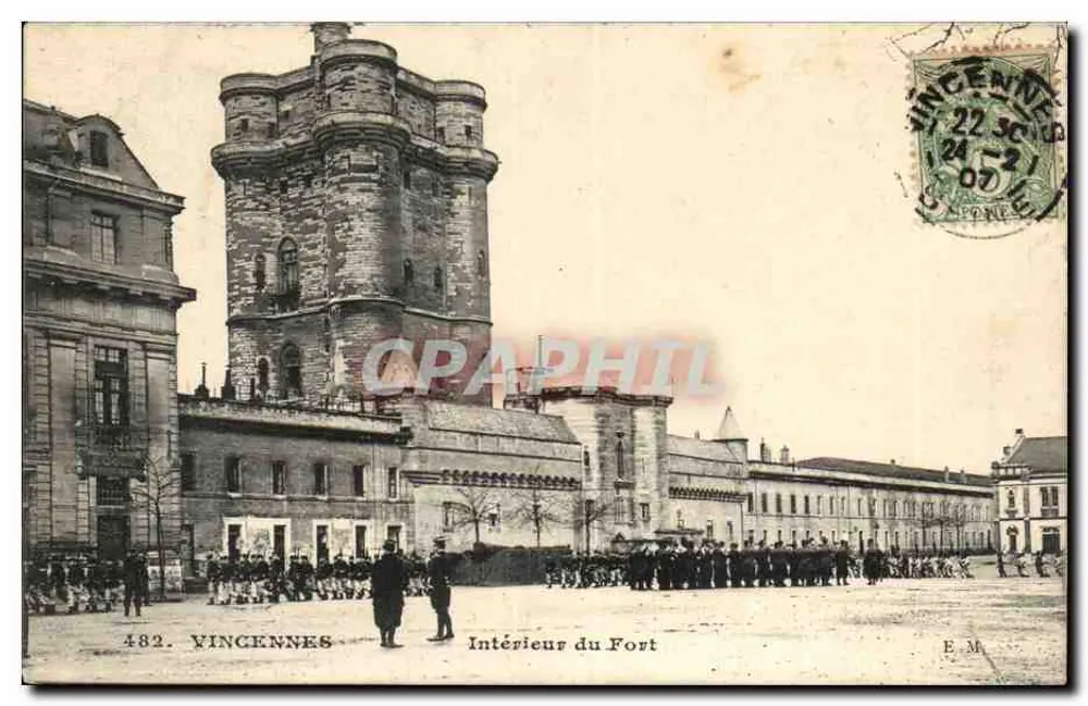 Vincennes — Interior do Forte — E. Malcuit, fot. edit., Paris, n°482 - Frente