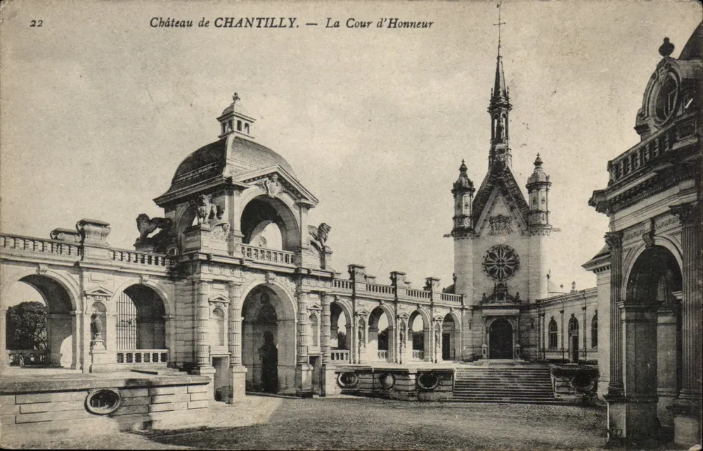 Castelo de CHANTILLY — A Cour de Honra — Editor: C. P. H. (n° 22) - Frente