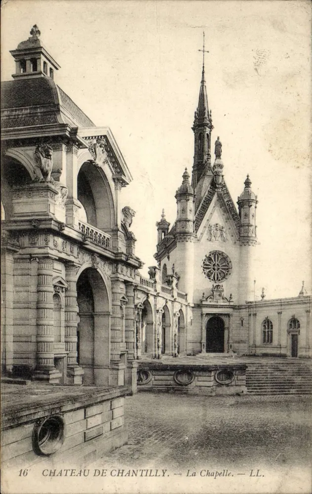 Castelo de Chantilly — A Capela — LL. — n°16 - Frente