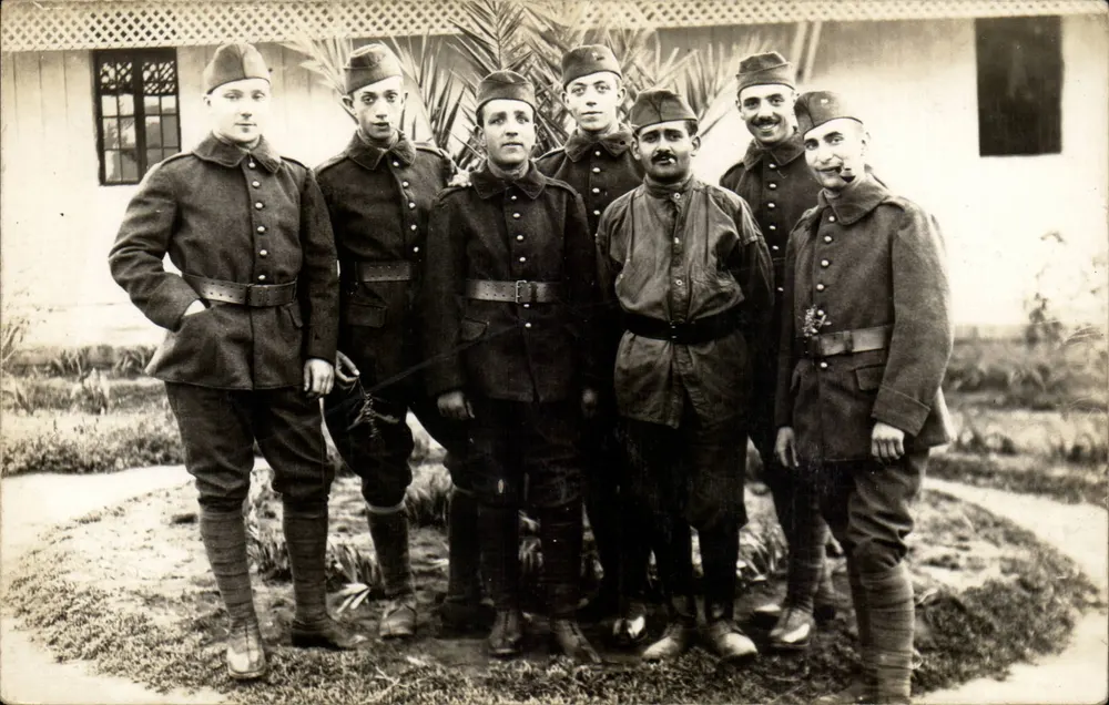 Grupo de soldados — Época 1910-1920 - Frente