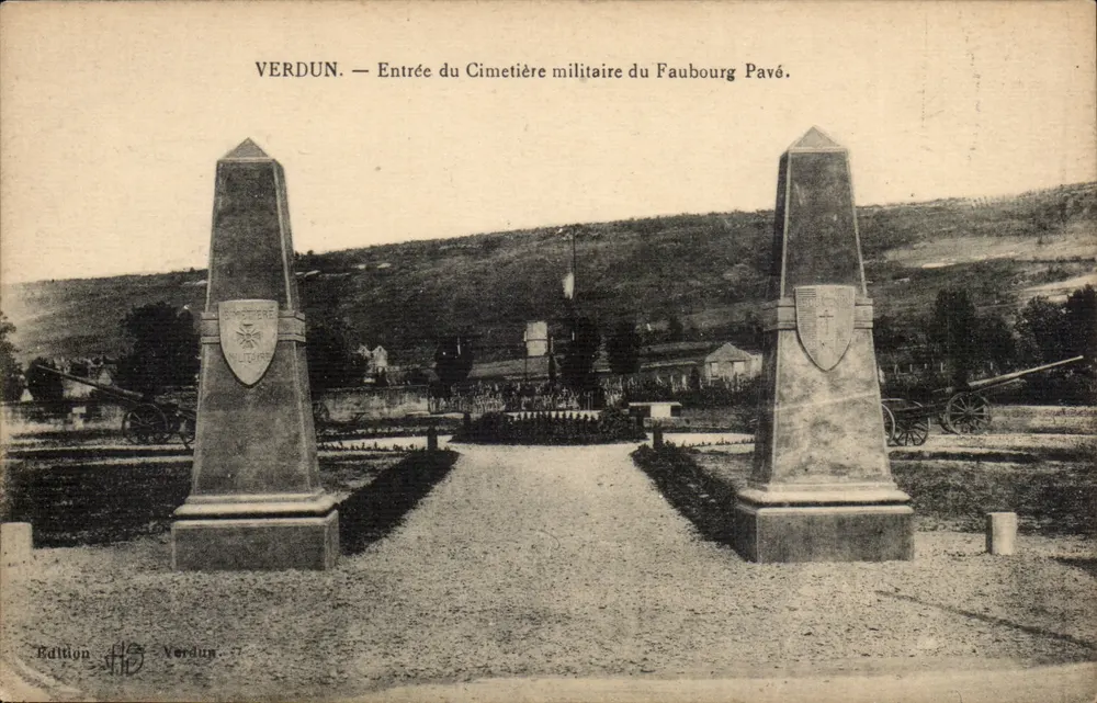 Verdun — Eingang zum Militärfriedhof Faubourg Pavé — Edition Vordun - Vorderseite