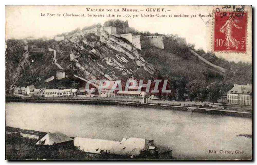 Tal der Maas - Givet - Das Fort von Charlemont, eine Festung, gebaut 1555 von Karl V. und von Vauban verändert - Vorderseite
