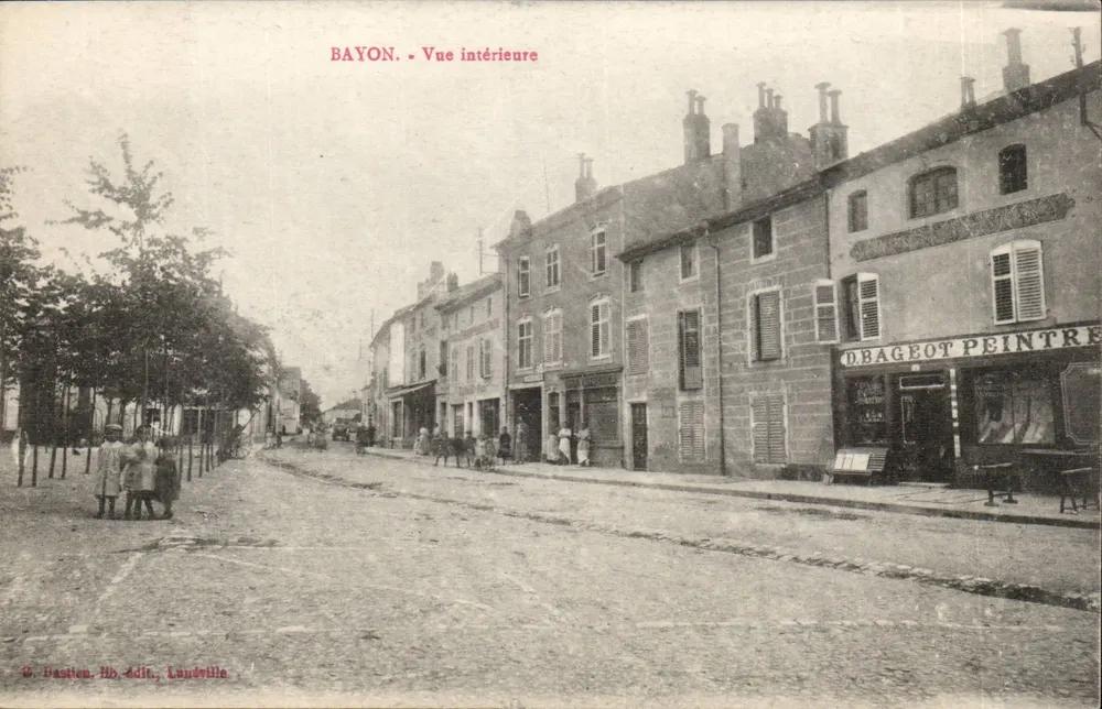 BAYON — Vista interna — C. Bastien, Ib. editora, Landéville - Frente