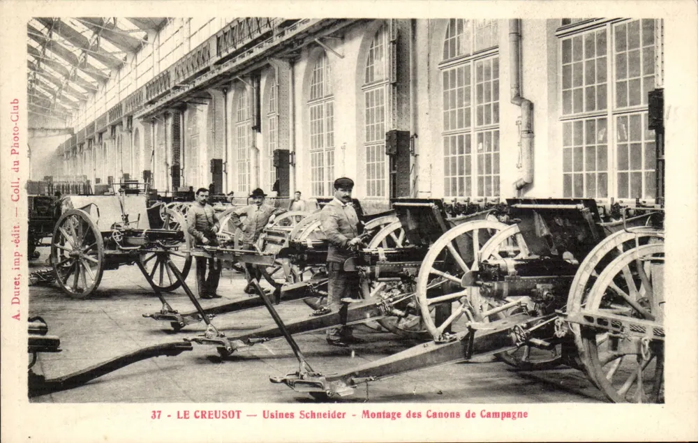 LE CREUSOT — Schneider Werke — Montage von Feldgeschützen - Vorderseite