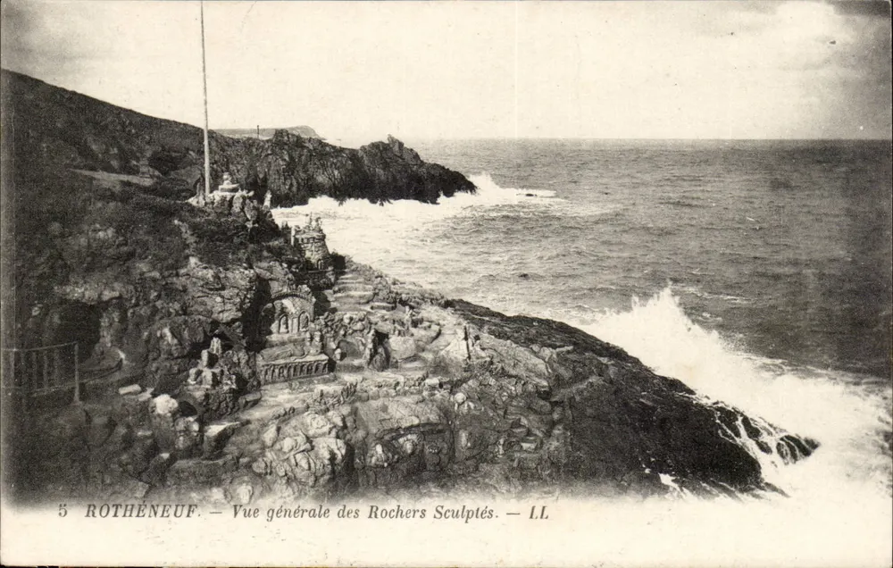 Rothéneuf — Allgemeiner Blick auf die Gekrümmten Felsen — LL - Vorderseite