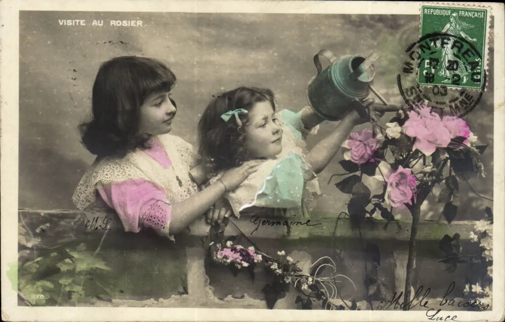 Zwei junge Mädchen, die Rosen gießen — Besuch im Rosenbeet — Verlag Luce, Nr. 1170 - Vorderseite